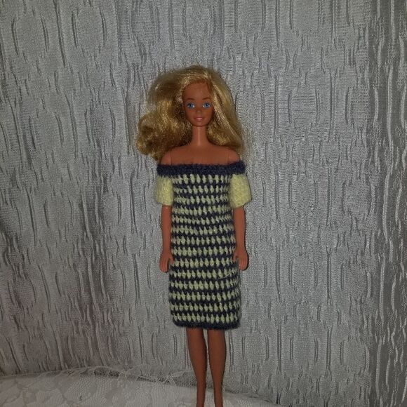 2 vintage 70's barbie with hand made crochet dresses - Picture 5 of 12